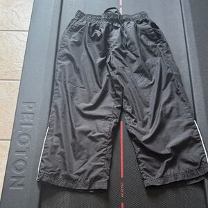 Danskin Now Black  Athletic Capri pants